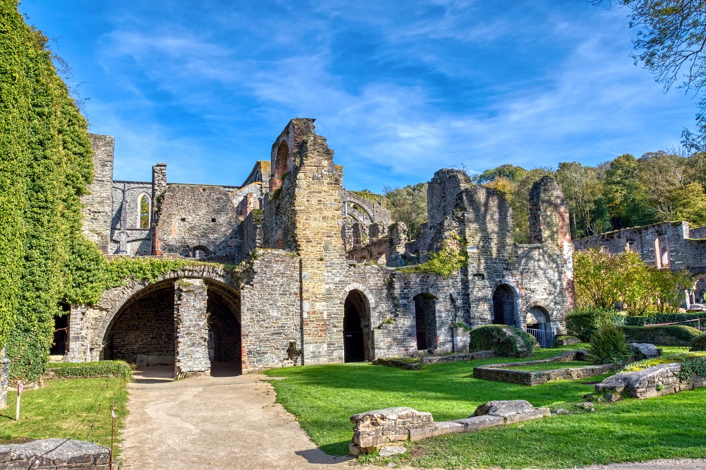 HDR Abbaye Villers-la-Ville villers la ville kerk eglise kerkfotografie religie religion bedevaart rooms katholiek kathedraal pelgrimage cathedrale klooster basiliek basilique